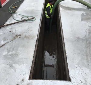 Servicii de Vidanjare Fose Septice si Desfundari Canalizari Bacau - Hidrocuratitor